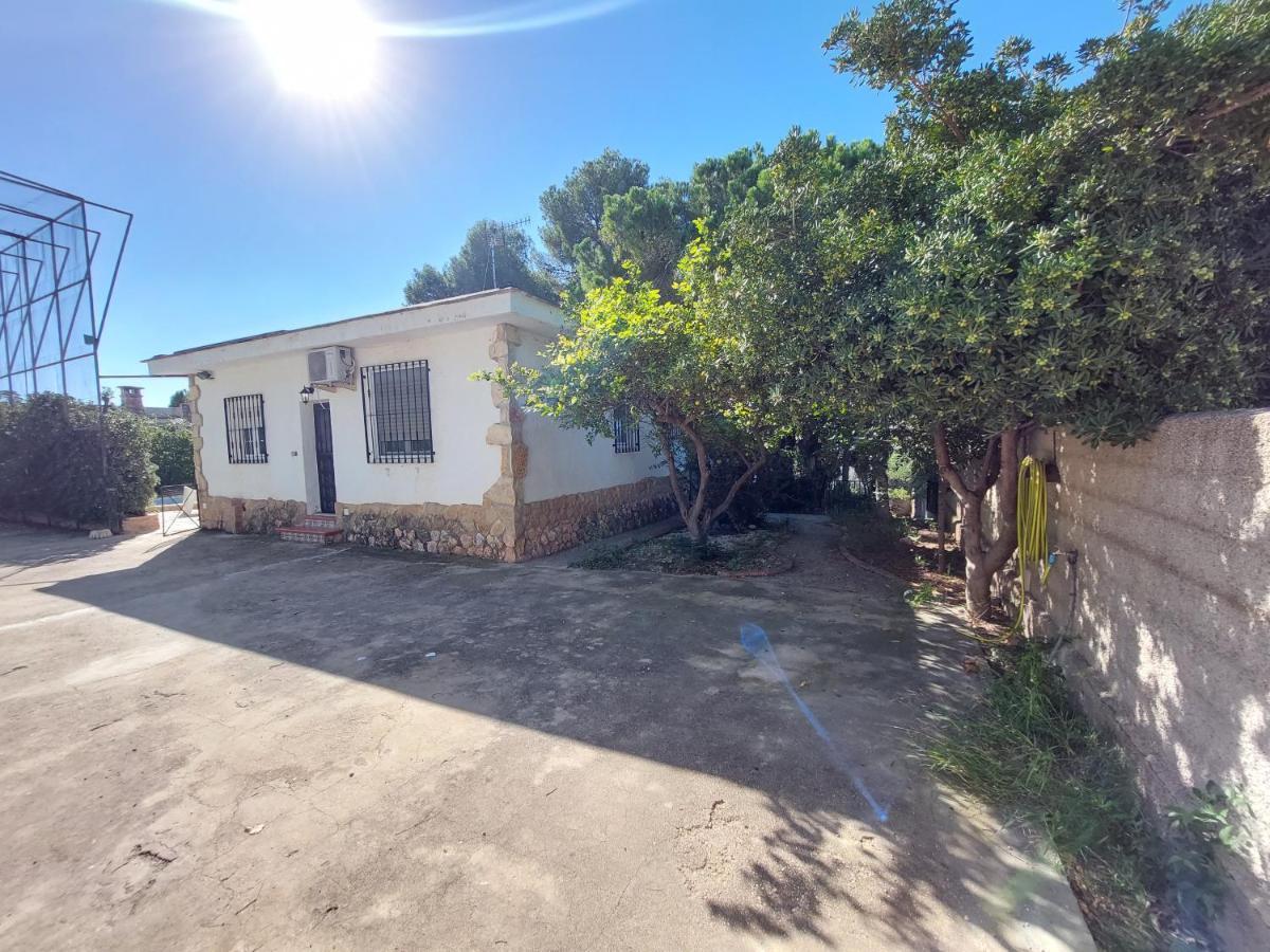 Chalet Rustico Con Piscina Y Barbacoa, Valencia トレント エクステリア 写真